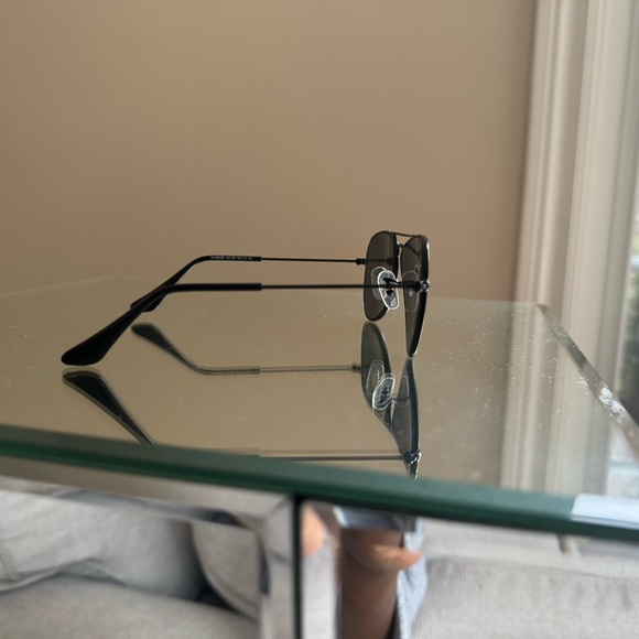 Kids sunglasses 🕶️ - Picture 2 of 3